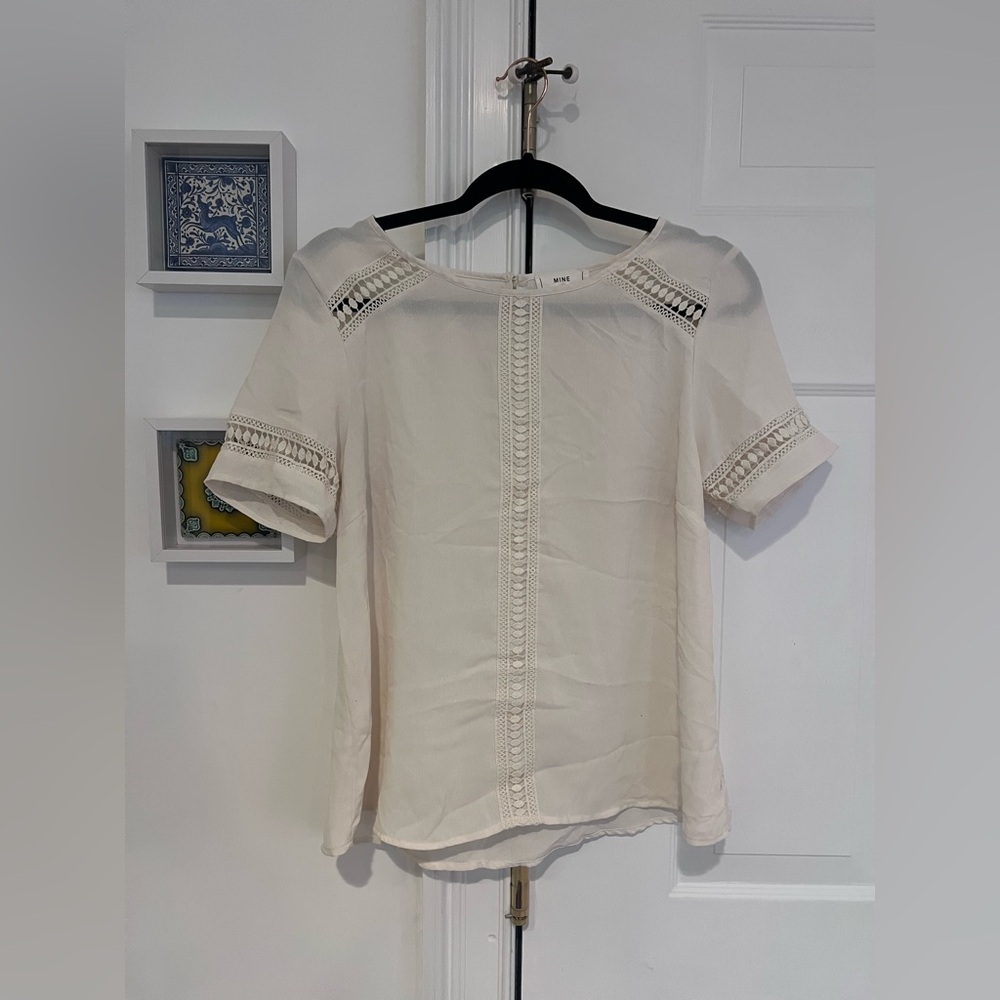 MINE Elegant White Women's Top